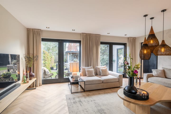 Photo 15 of Floreslaan 130