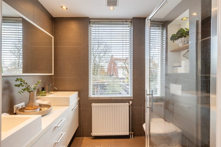 Photo 35 of Floreslaan 130