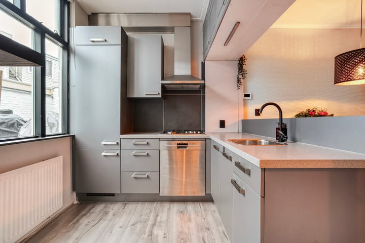 Photo 4 of Middenstraat 6