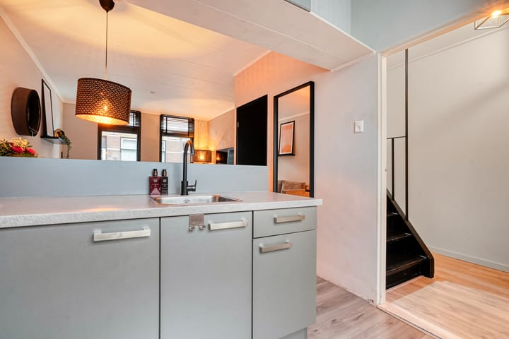 Photo 8 of Middenstraat 6