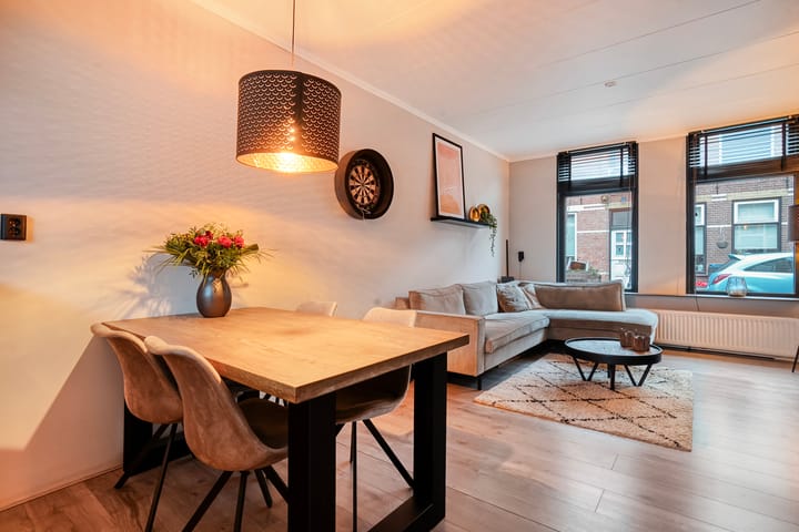 Photo 9 of Middenstraat 6