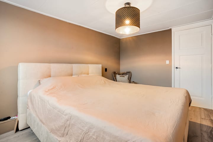 Photo 16 of Middenstraat 6