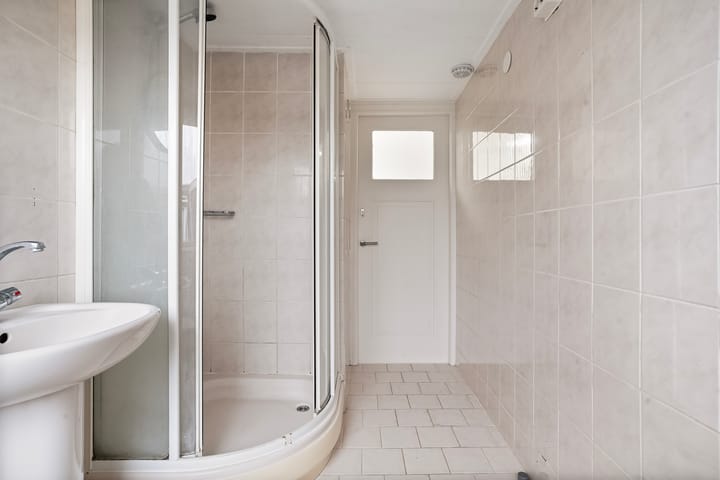 Photo 21 of Middenstraat 6