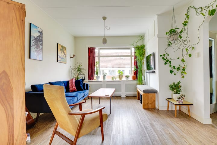 Photo 2 of Johannes Uitenbogaertstraat 50-BS