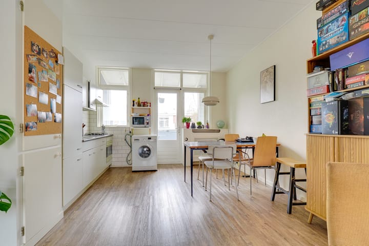 Photo 6 of Johannes Uitenbogaertstraat 50-BS