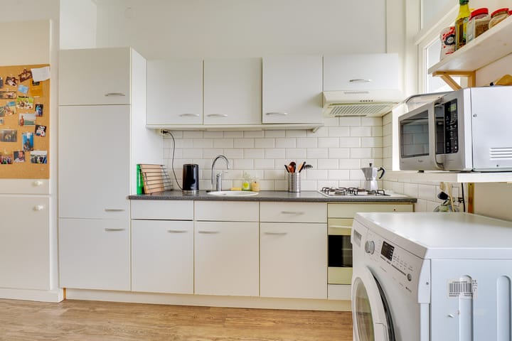 Photo 7 of Johannes Uitenbogaertstraat 50-BS