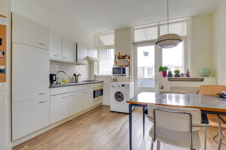 Photo 8 of Johannes Uitenbogaertstraat 50-BS