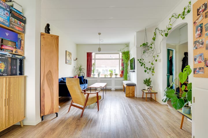 Photo 13 of Johannes Uitenbogaertstraat 50-BS