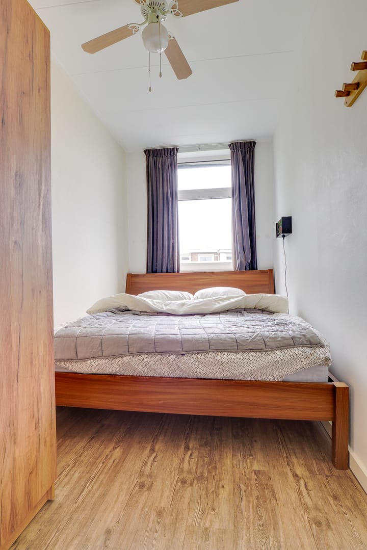 Photo 15 of Johannes Uitenbogaertstraat 50-BS