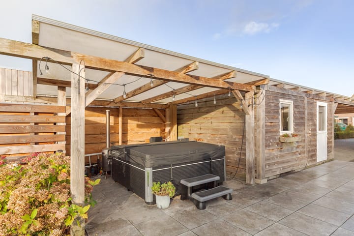 Photo 21 of Kerkeweg 55