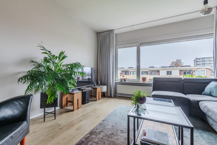 Foto 2 van Professor van der Veldenstraat 11