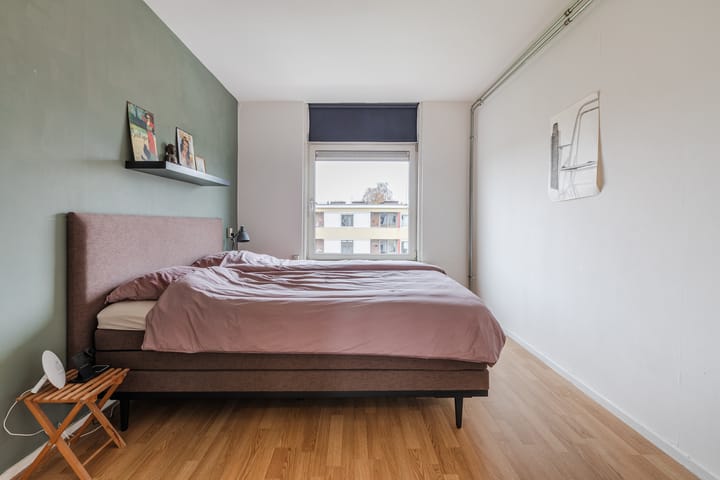 Foto 22 van Professor van der Veldenstraat 11