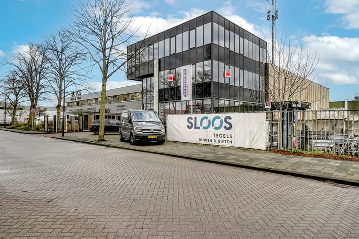 Admiraal Helfrichweg 1, Leiden