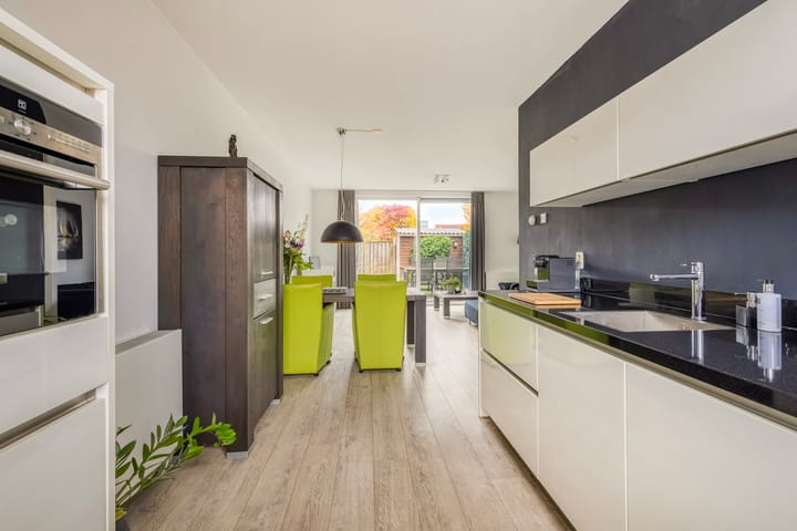 Foto 7 van Hélène Swarthstraat 8