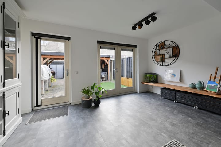 Photo 9 of Corridor 81