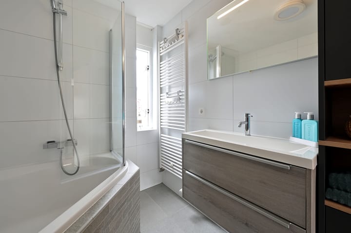 Photo 16 of Corridor 81