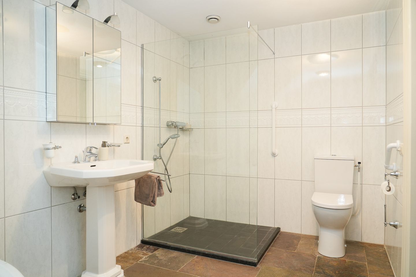 Foto 34 van Brugweg 106-B