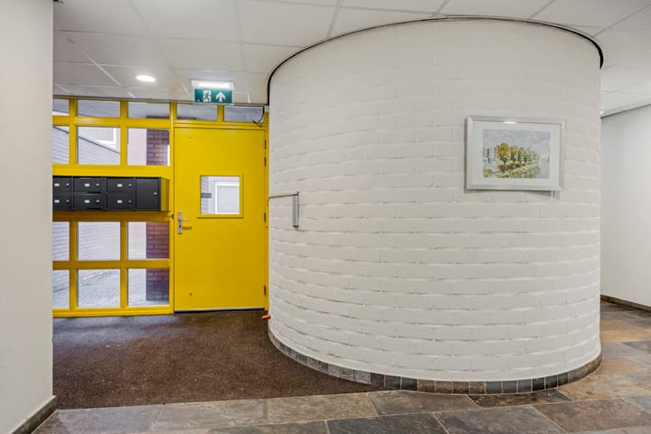 Photo 2 of Stellalunet 12-B