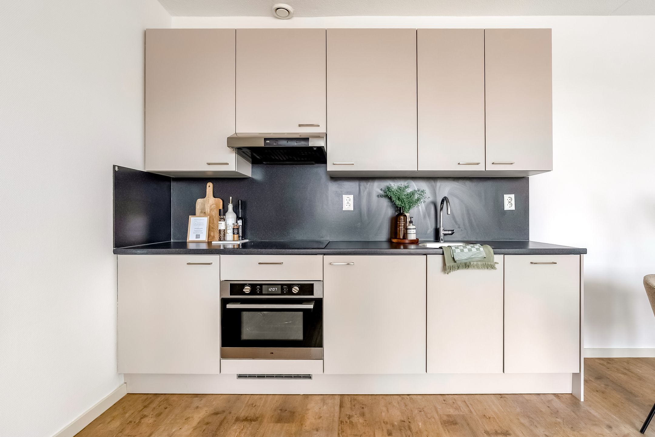 Foto 21 van San Marinostraat 53