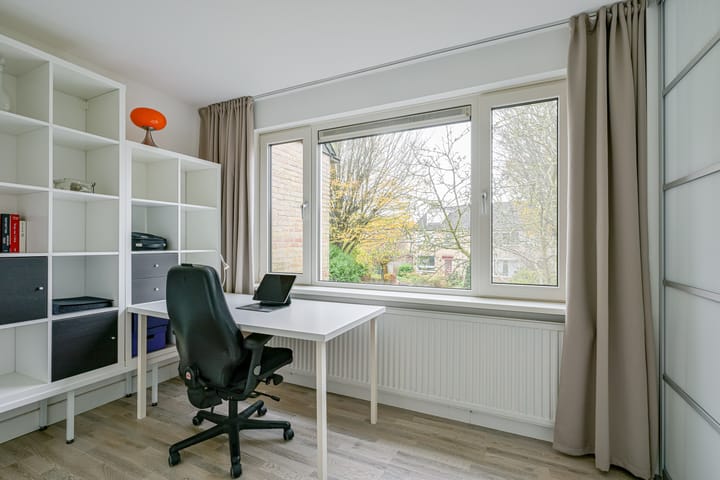 Photo 24 of Pieter Wariuslaan 11