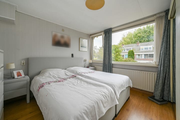 Photo 21 of Koolmeesstraat 9