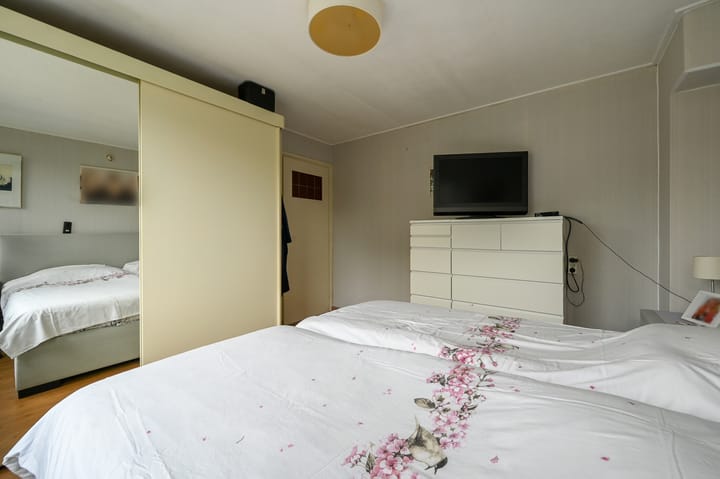 Photo 23 of Koolmeesstraat 9