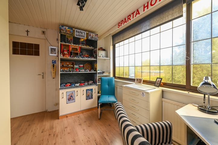 Photo 26 of Koolmeesstraat 9