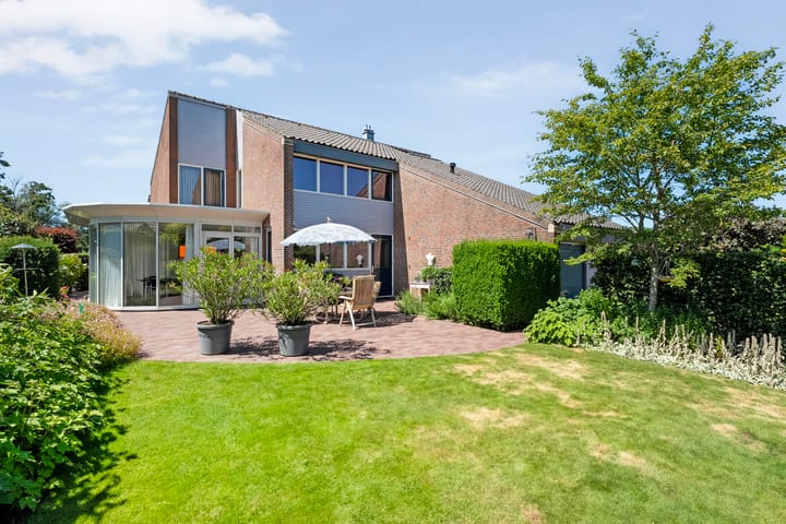 Foto 57 van Graaf Lodewijklaan 9