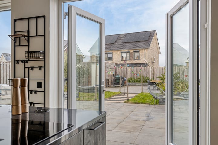 Foto 15 van Deestraat 42