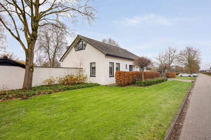 Photo 7 of Bunschoterstraat 31-B