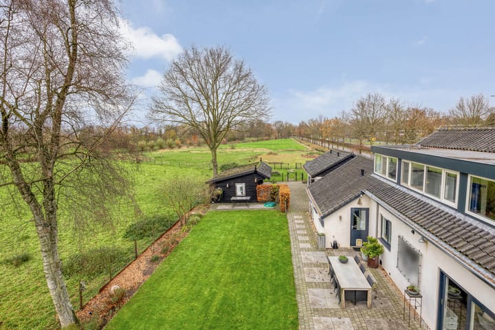 Photo 46 of Bunschoterstraat 31-B