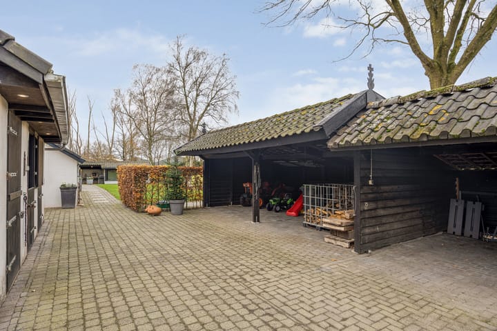 Photo 58 of Bunschoterstraat 31-B