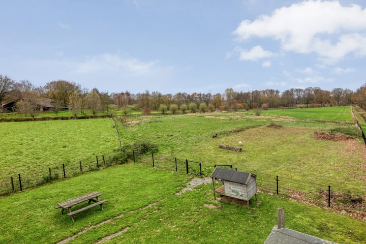 Photo 61 of Bunschoterstraat 31-B