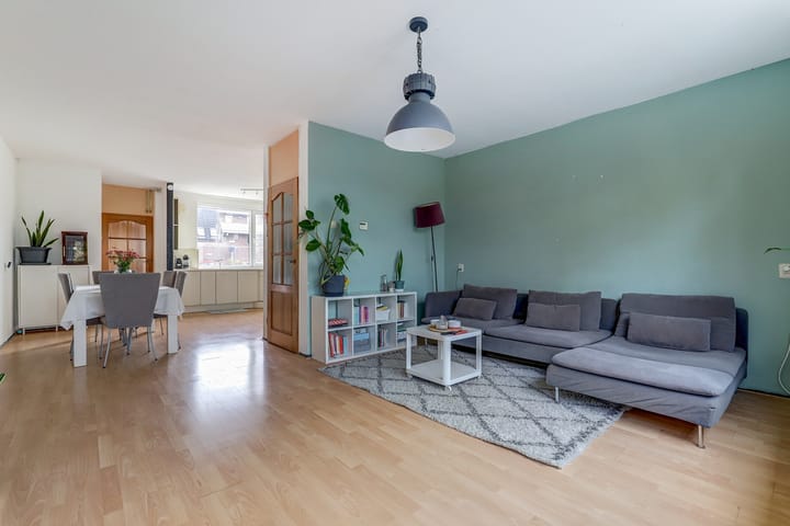 Photo 2 of Aalburgstraat 90