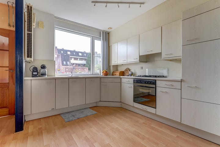 Photo 3 of Aalburgstraat 90