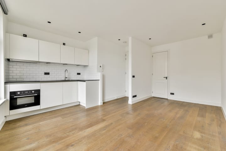 Photo 5 of Nassaukade 303-1A