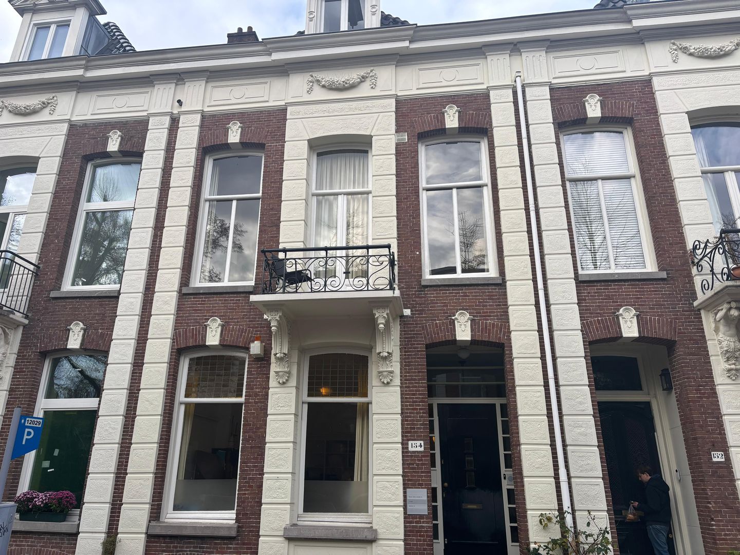 View photo 1 of Vondelstraat 154-H