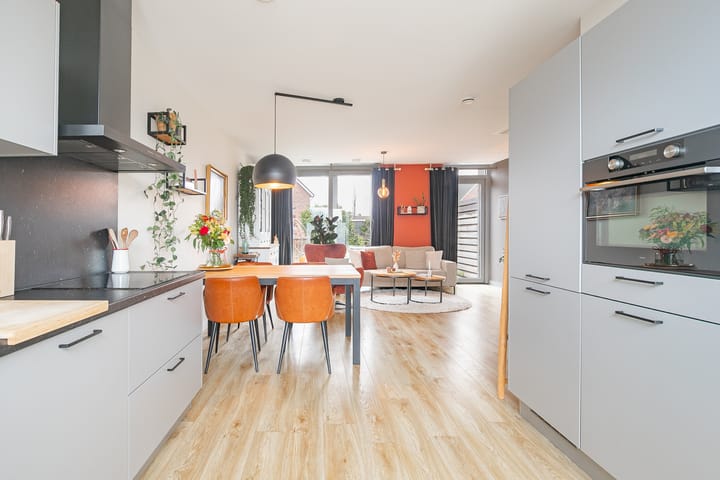 Foto 7 van Kanaalboulevard 27