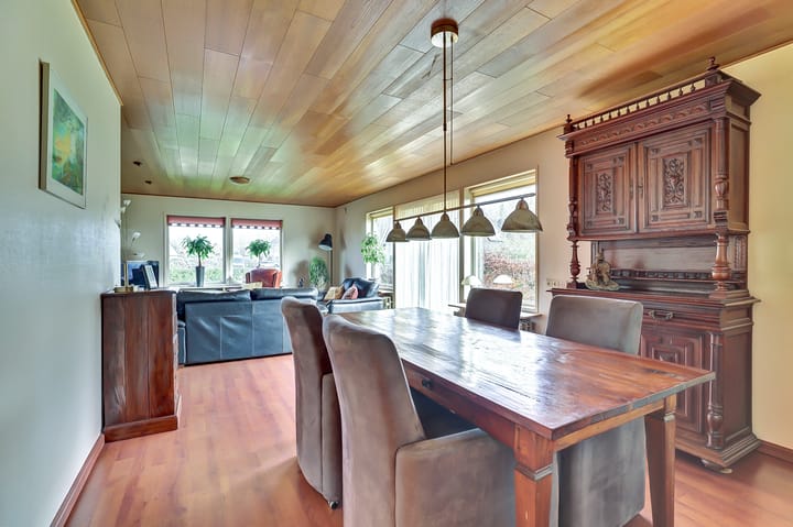 Foto 11 van Meseame 24