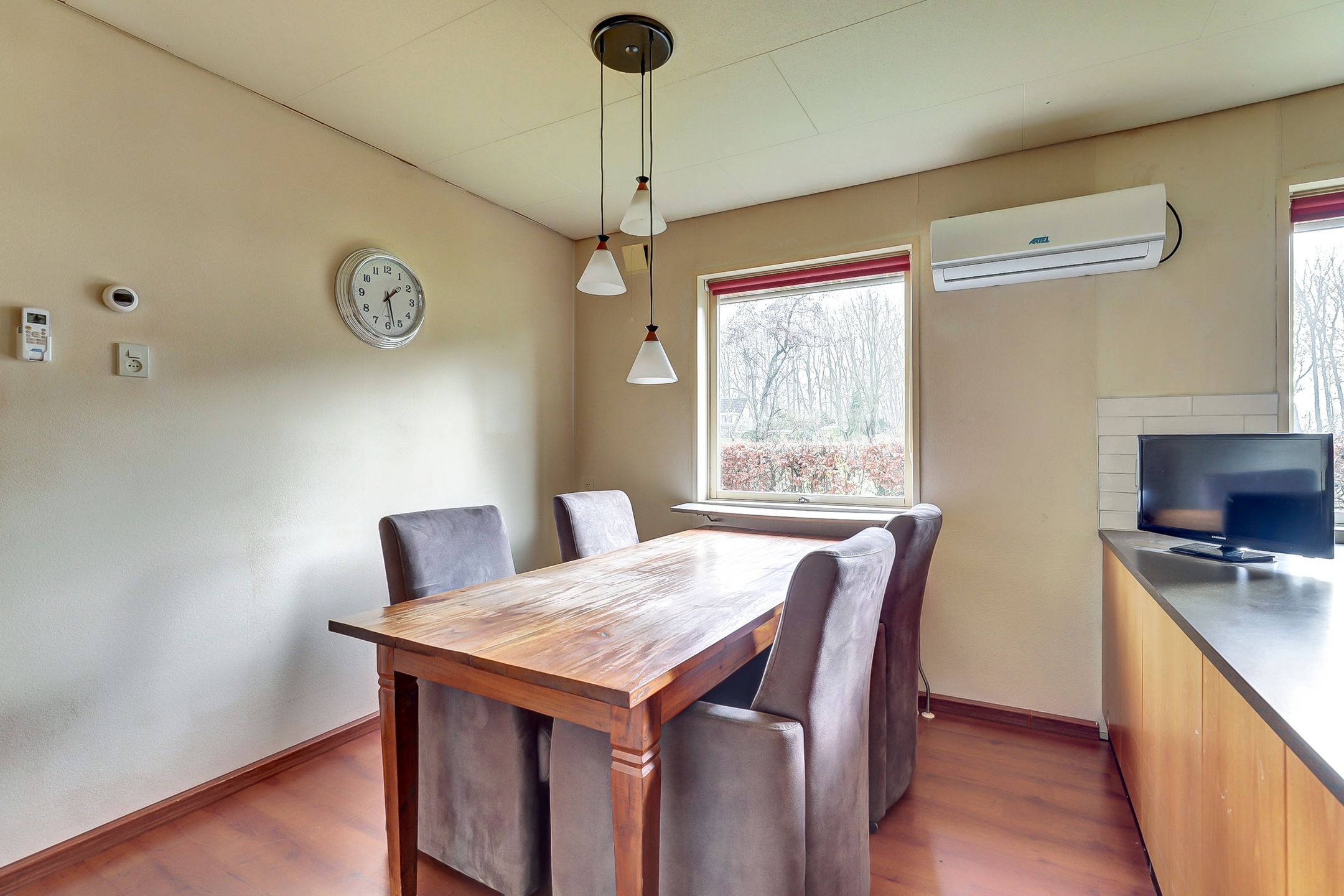 Foto 15 van Meseame 24