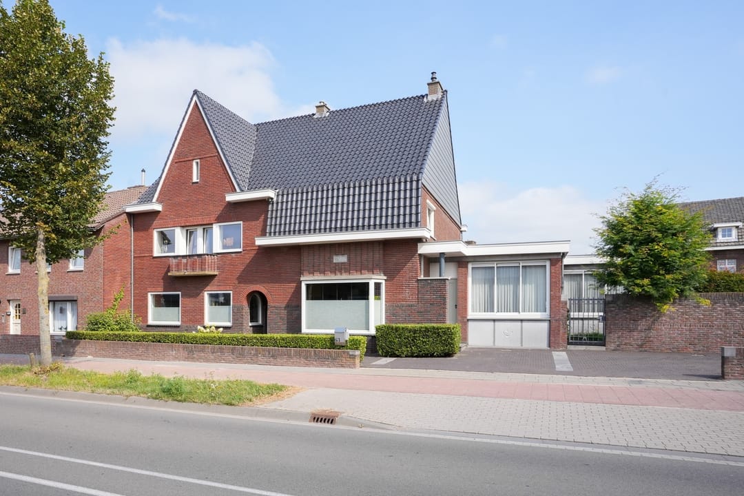 Halfvrijstaande woning aan Rijksweg 63, 6269 AB Margraten
