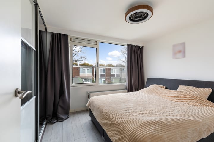 Photo 5 of Toverfluitstraat 11