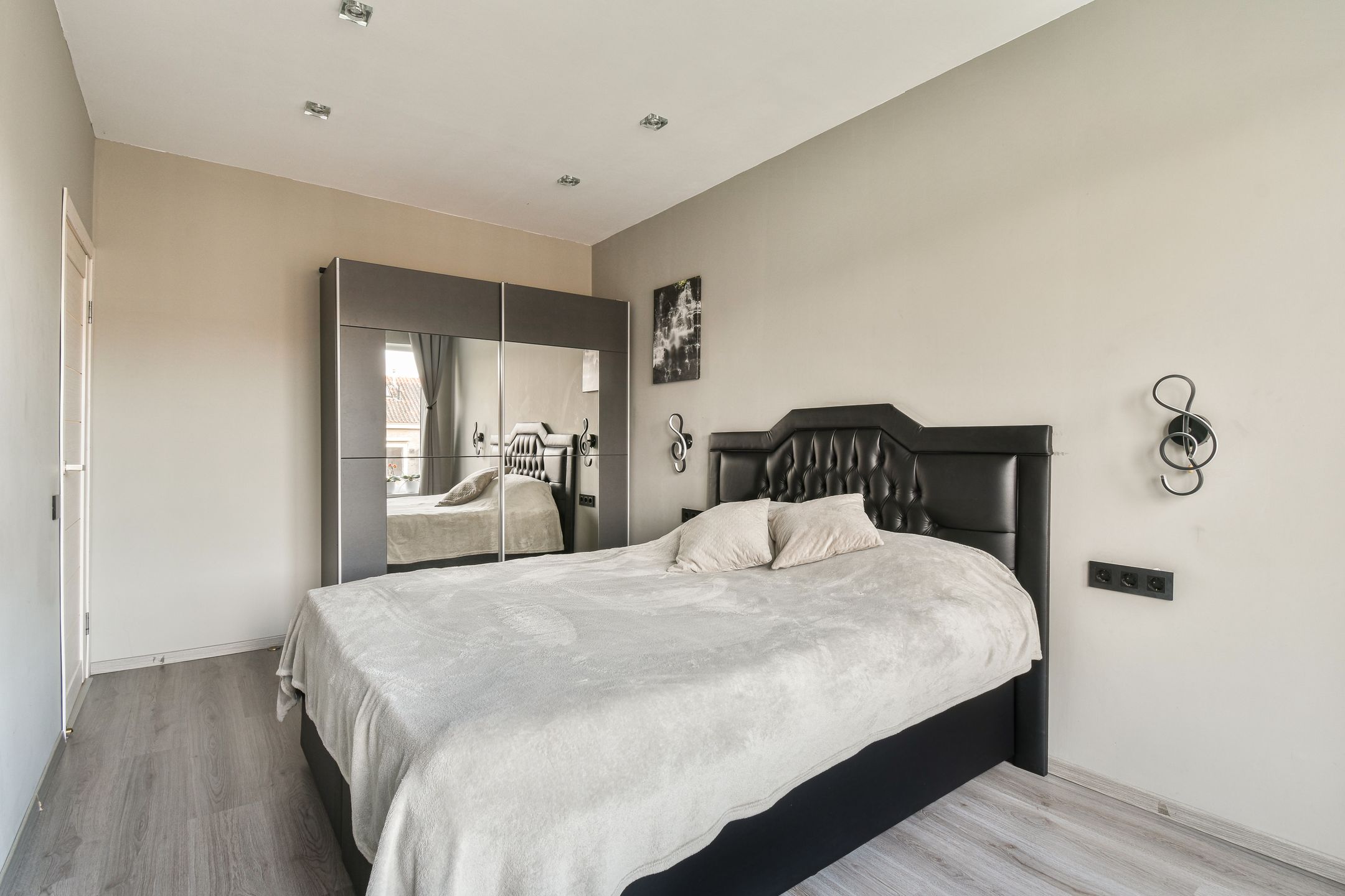 Foto 12 van Parallelweg 94-C