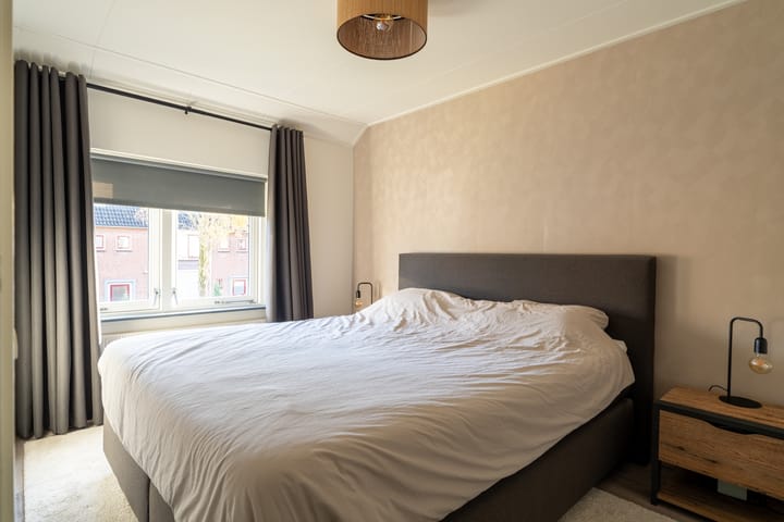 Photo 17 of van Heldenstraat 86