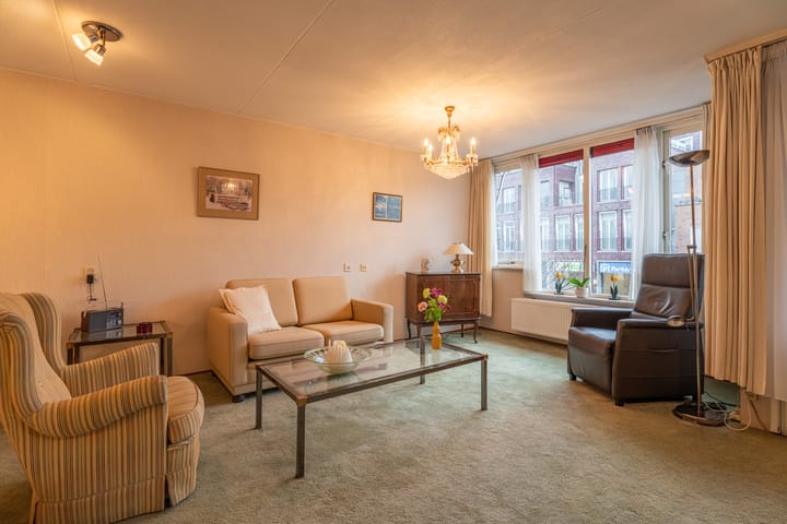 Photo 5 of Beatrixstraat 11