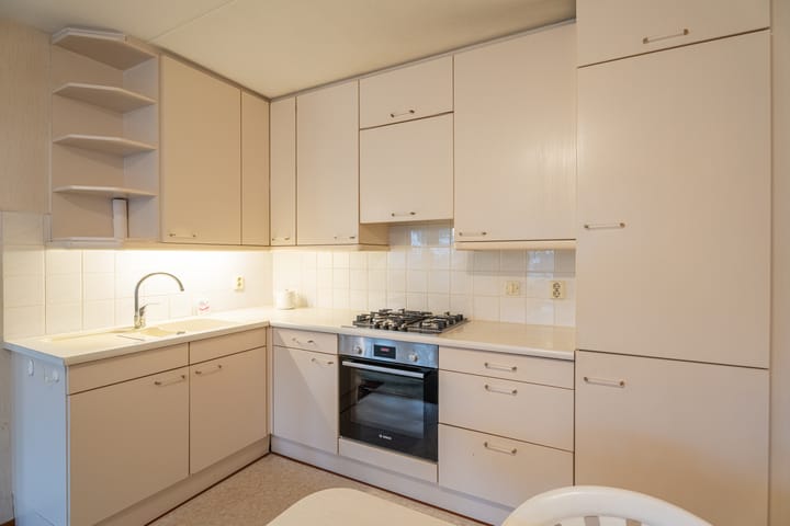 Photo 9 of Beatrixstraat 11