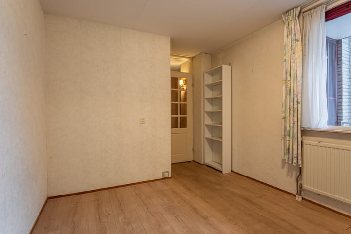 Photo 12 of Beatrixstraat 11