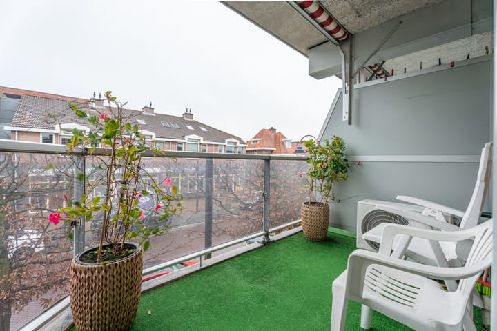 Photo 18 of Beatrixstraat 11