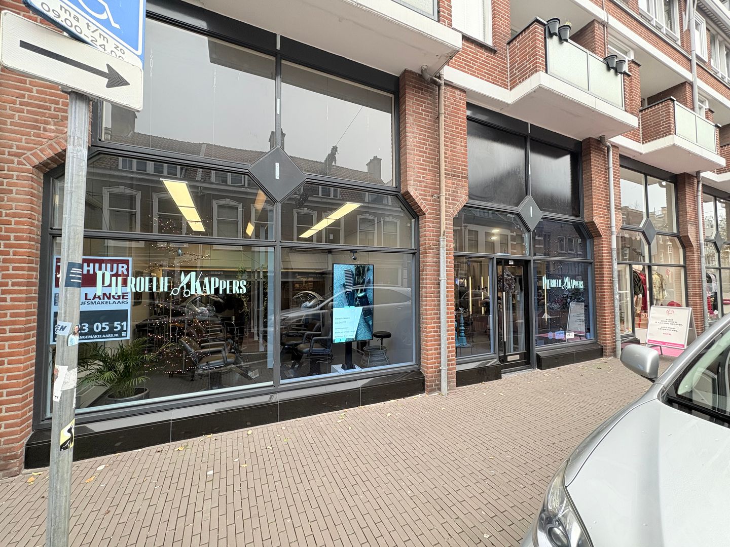 View photo 2 of Frederikstraat 487