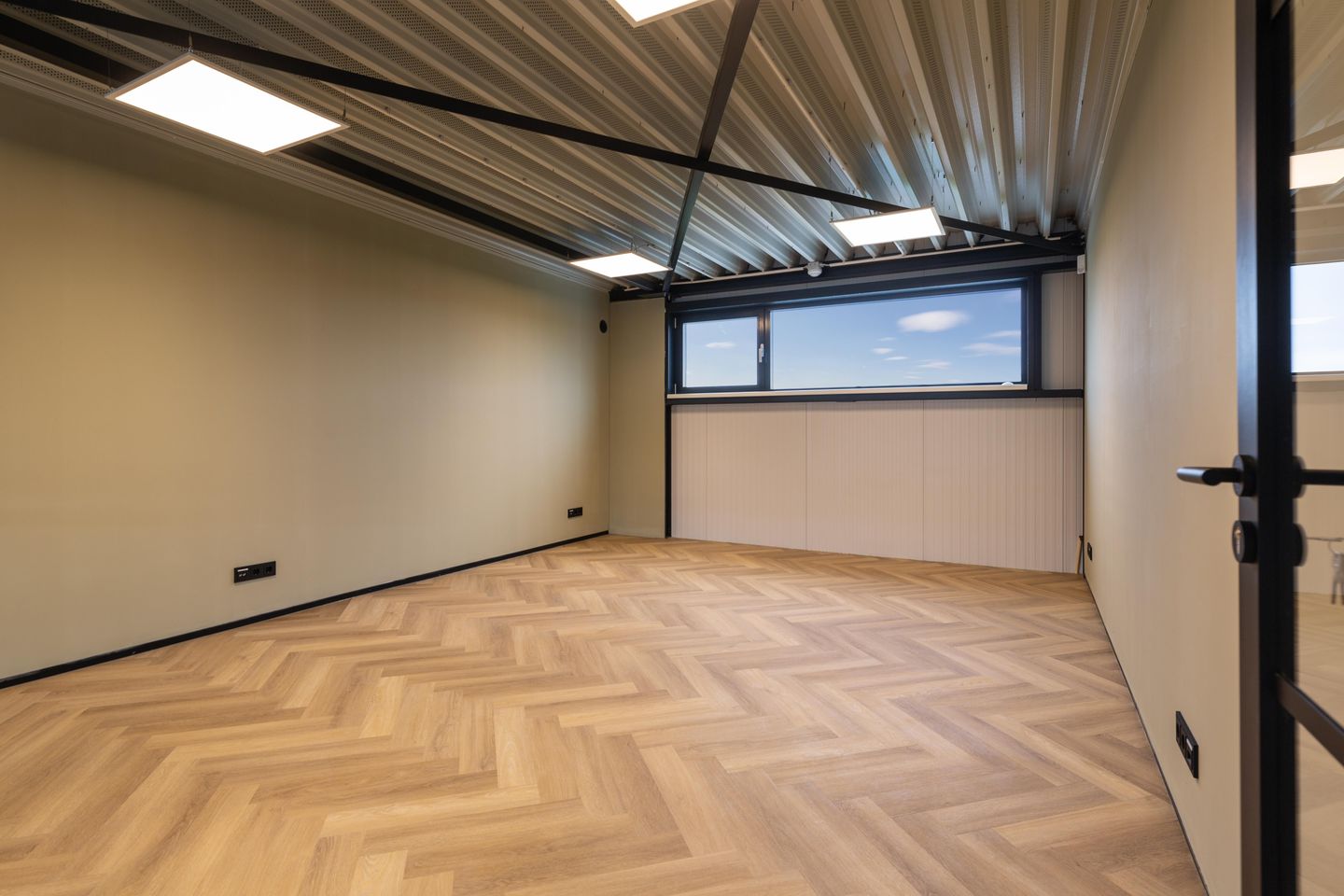 View photo 3 of Zandven 27-A